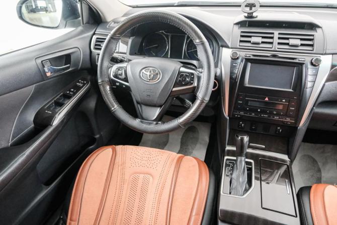 Toyota Camry VII (XV50) Рестайлинг с пробегом 2016 года, цена 1 649 000 рублей, 275000 км, седан, Автокод Объявления