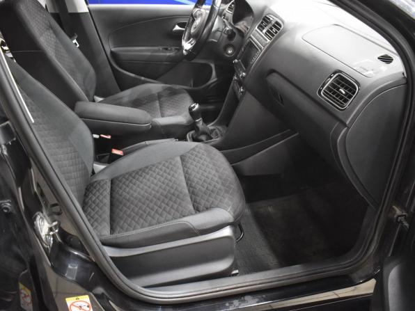 Volkswagen Polo V Рестайлинг с пробегом 2018 года, цена 1 034 000 рублей, 146378 км, седан, Автокод Объявления