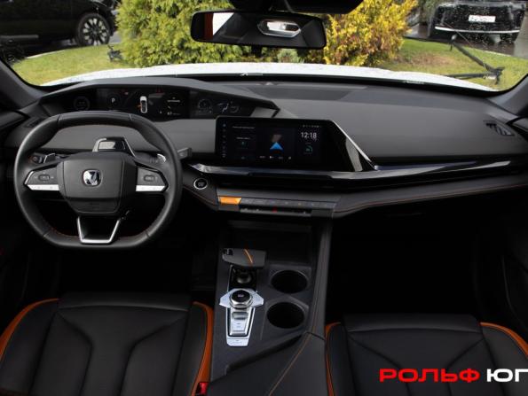 Changan UNI-V I с пробегом 2024 года, цена 2 378 000 рублей, 25598 км, лифтбек, Автокод Объявления