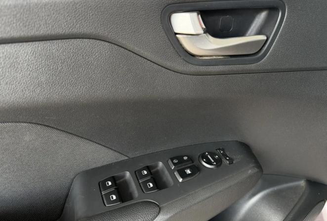 Hyundai Solaris II с пробегом 2019 года, цена 1 275 000 рублей, 59489 км, седан, Автокод Объявления