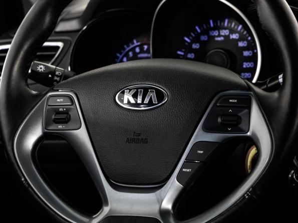 Kia Rio III Рестайлинг с пробегом 2016 года, цена 1 299 000 рублей, 33291 км, седан, Автокод Объявления