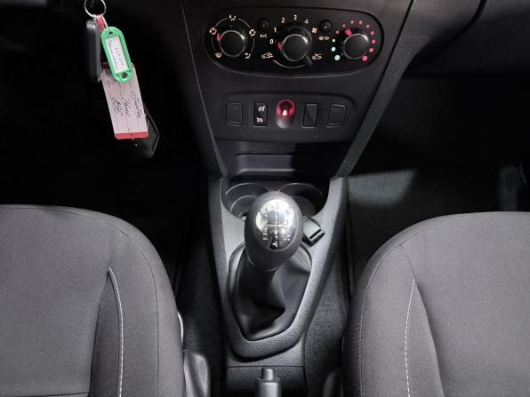 Renault Sandero II с пробегом 2018 года, цена 1 099 000 рублей, 93294 км, хэтчбек, Автокод Объявления