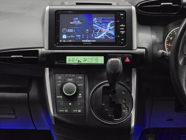 Toyota Wish II с пробегом 2011 года, цена 1 249 000 рублей, 198000 км, минивэн, Автокод Объявления