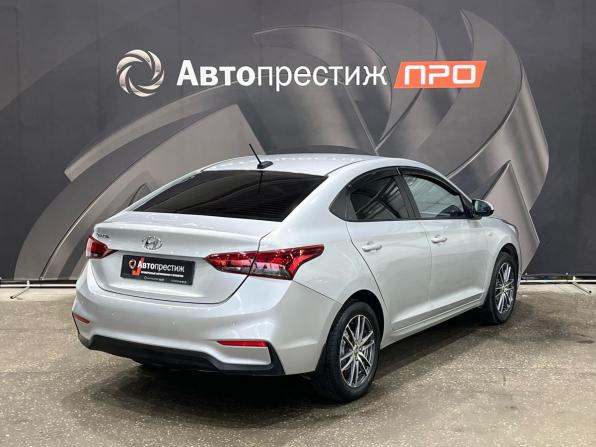Hyundai Solaris II с пробегом 2018 года, цена 1 225 000 рублей, 65549 км, седан, Автокод Объявления