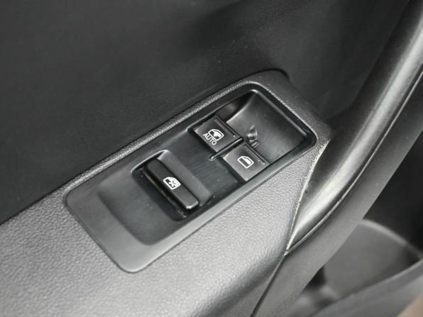 Volkswagen Polo V с пробегом 2012 года, цена 950 000 рублей, 148306 км, седан, Автокод Объявления