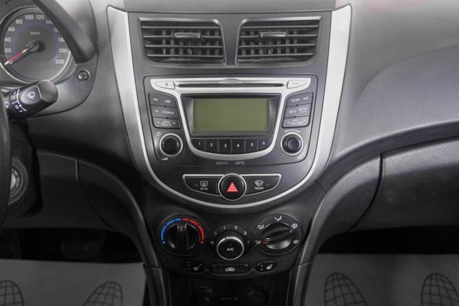 Hyundai Solaris I с пробегом 2013 года, цена 859 000 рублей, 144500 км, седан, Автокод Объявления