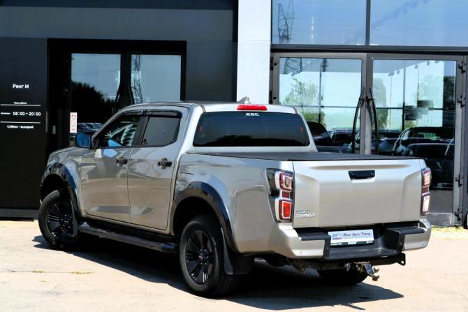 Isuzu D-Max III с пробегом 2023 года, цена 3 300 000 рублей, 30123 км, пикап, Автокод Объявления