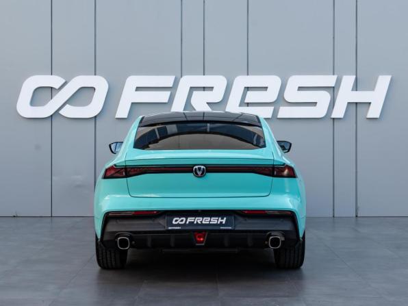 Changan UNI-V I с пробегом 2024 года, цена 2 299 000 рублей, 5021 км, лифтбек, Автокод Объявления