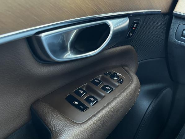 Volvo XC90 II с пробегом 2017 года, цена 3 990 000 рублей, 136800 км, внедорожник, Автокод Объявления