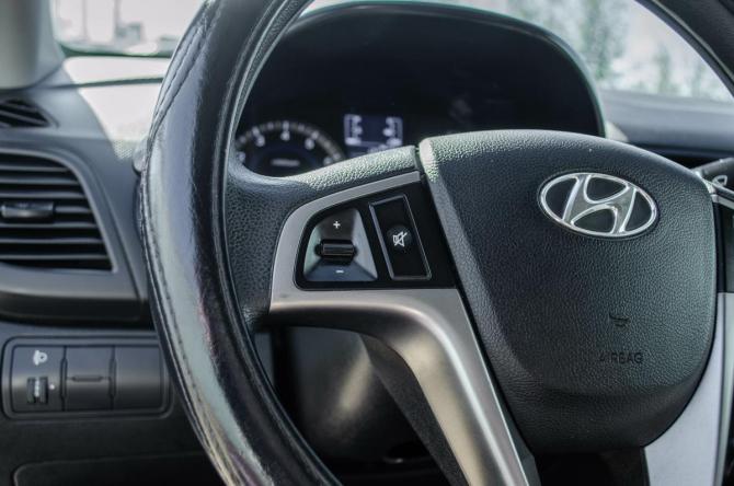 Hyundai Solaris I Рестайлинг с пробегом 2015 года, цена 870 000 рублей, 182000 км, седан, Автокод Объявления