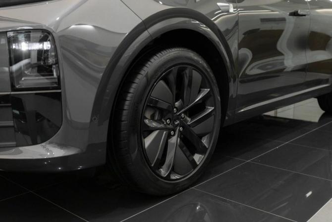 Новый Li Auto (Lixiang) L6 2025 года, цена 8 990 000 рублей, внедорожник, Автокод Объявления