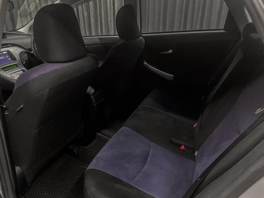 Toyota Prius III Рестайлинг (XW30) Красноярск  - изображение 14