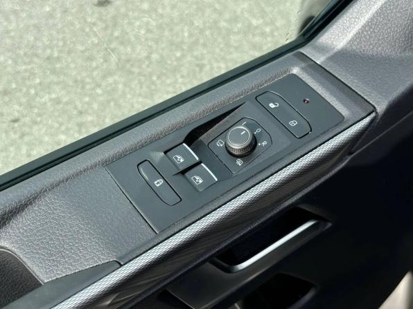 Volkswagen Multivan T6 Рестайлинг с пробегом 2021 года, цена 7 350 000 рублей, 79045 км, минивэн, Автокод Объявления