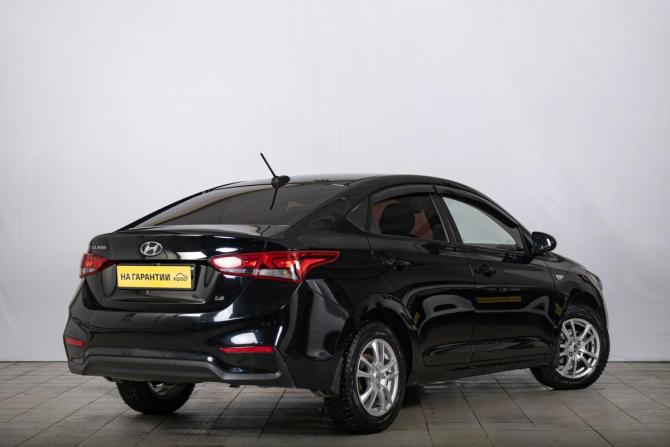 Hyundai Solaris II с пробегом 2017 года, цена 1 239 000 рублей, 105000 км, седан, Автокод Объявления