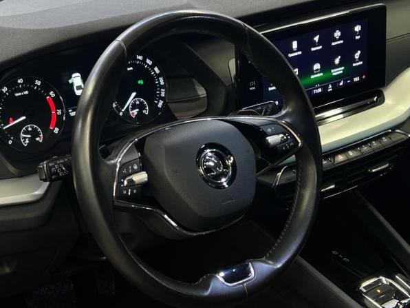 Skoda Octavia IV (A8) с пробегом 2021 года, цена 2 253 000 рублей, 103745 км, лифтбек, Автокод Объявления