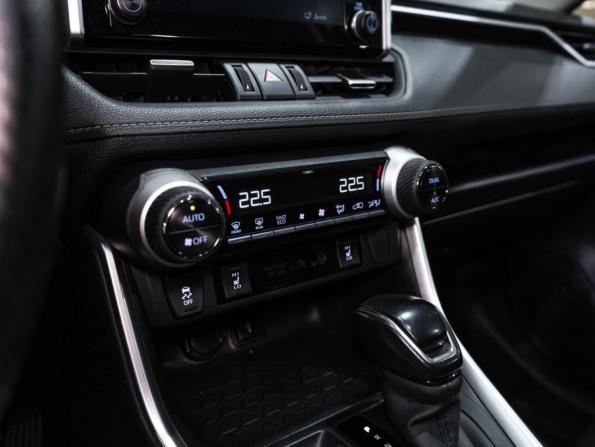 Toyota RAV4 V (XA50) с пробегом 2021 года, цена 3 399 000 рублей, 71986 км, внедорожник, Автокод Объявления