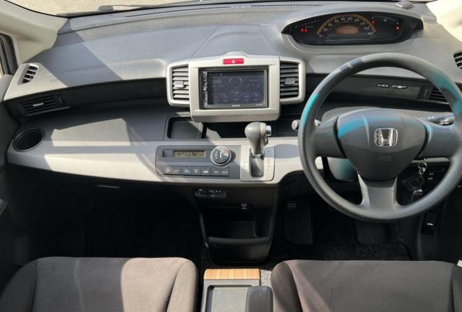 Honda Freed I с пробегом 2010 года, цена 915 000 рублей, 154533 км, компактвэн, Автокод Объявления