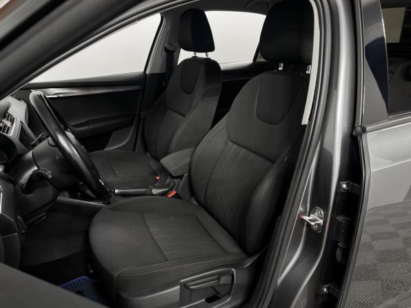 Skoda Octavia III (A7) Рестайлинг с пробегом 2017 года, цена 2 098 900 рублей, 167090 км, лифтбек, Автокод Объявления