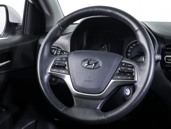Hyundai Solaris II Рестайлинг с пробегом 2021 года, цена 1 754 000 рублей, 53726 км, седан, Автокод Объявления