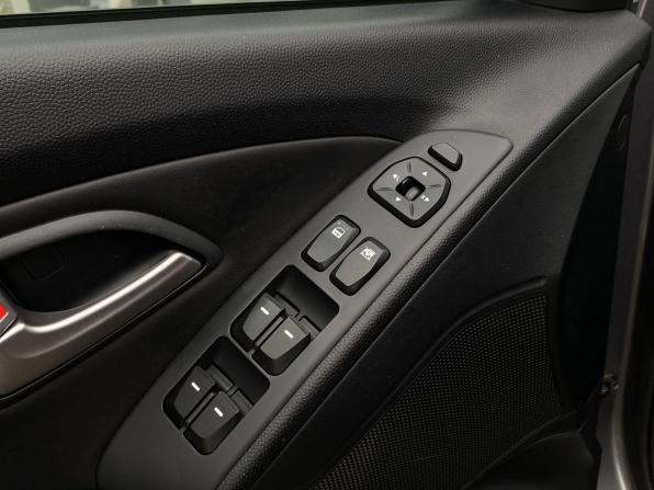Hyundai ix35 I с пробегом 2012 года, цена 999 000 рублей, 178173 км, внедорожник, Автокод Объявления
