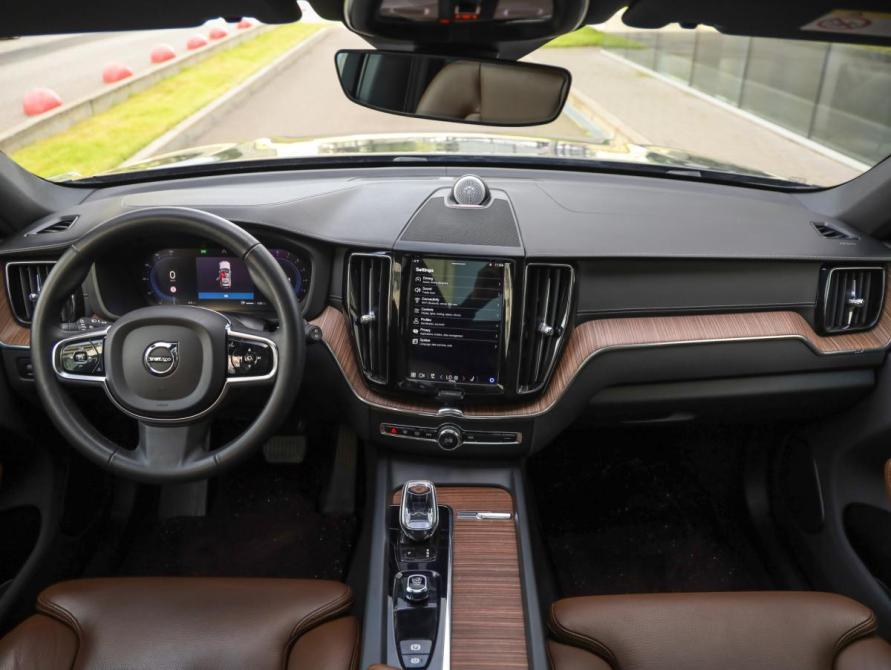 Volvo XC60 II Рестайлинг Санкт-Петербург  - изображение 15