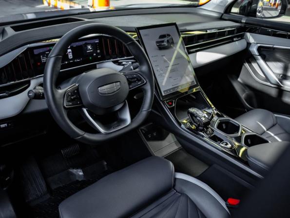 Geely Atlas II с пробегом 2024 года, цена 2 949 000 рублей, 28000 км, внедорожник, Автокод Объявления