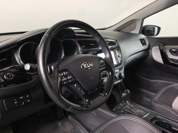 Kia Ceed II Рестайлинг с пробегом 2018 года, цена 1 368 000 рублей, 144690 км, хэтчбек, Автокод Объявления