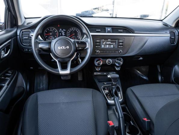 Kia Rio IV Рестайлинг с пробегом 2021 года, цена 1 590 000 рублей, 68027 км, седан, Автокод Объявления