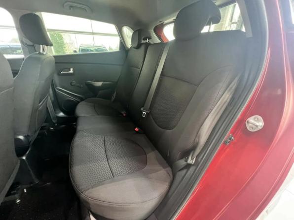 Kia Rio III Рестайлинг с пробегом 2017 года, цена 895 000 рублей, 90293 км, хэтчбек, Автокод Объявления