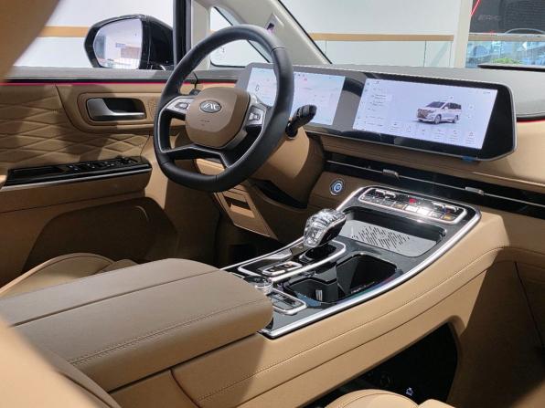 JAC RF8 с пробегом 2025 года, цена 4 499 000 рублей, 18 км, минивэн, Автокод Объявления
