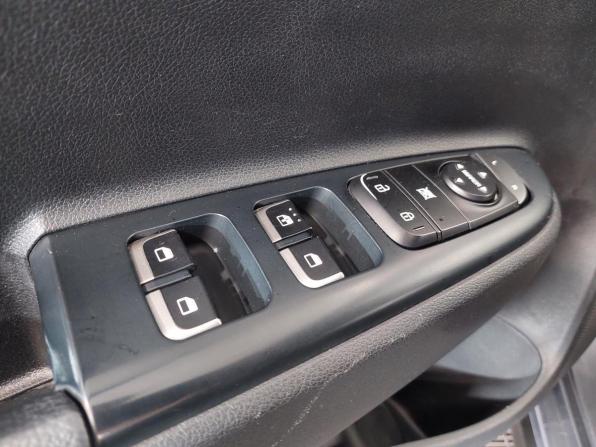 Kia Rio IV с пробегом 2019 года, цена 1 350 000 рублей, 90598 км, хэтчбек, Автокод Объявления