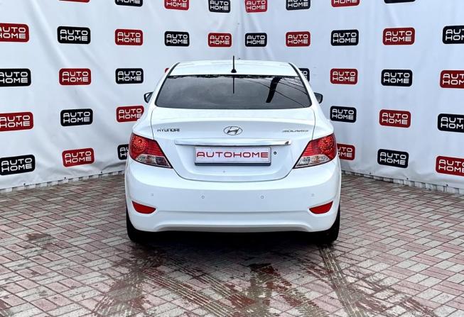 Hyundai Solaris I с пробегом 2012 года, цена 700 000 рублей, 229499 км, седан, Автокод Объявления