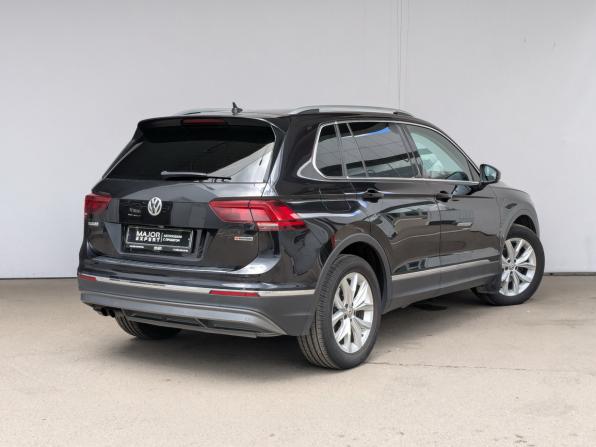 Volkswagen Tiguan II с пробегом 2018 года, цена 2 355 000 рублей, 102720 км, внедорожник, Автокод Объявления