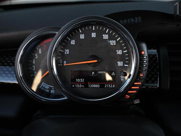 Mini Hatch III (F55/F56) с пробегом 2016 года, цена 1 959 000 рублей, 129860 км, хэтчбек, Автокод Объявления