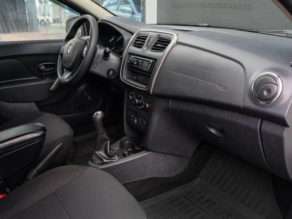 Renault Sandero II с пробегом 2015 года, цена 879 000 рублей, 32182 км, хэтчбек, Автокод Объявления
