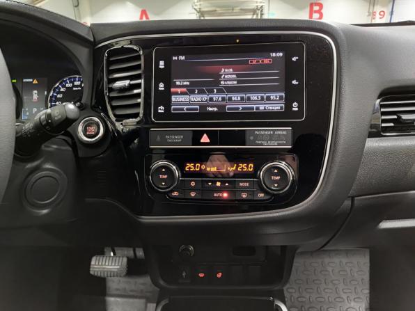 Mitsubishi Outlander III Рестайлинг 3 с пробегом 2019 года, цена 2 150 000 рублей, 92301 км, внедорожник, Автокод Объявления