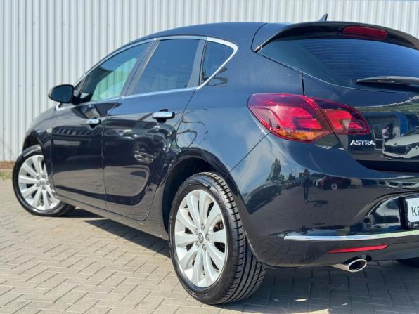 Opel Astra J Рестайлинг с пробегом 2013 года, цена 850 000 рублей, 125000 км, хэтчбек, Автокод Объявления