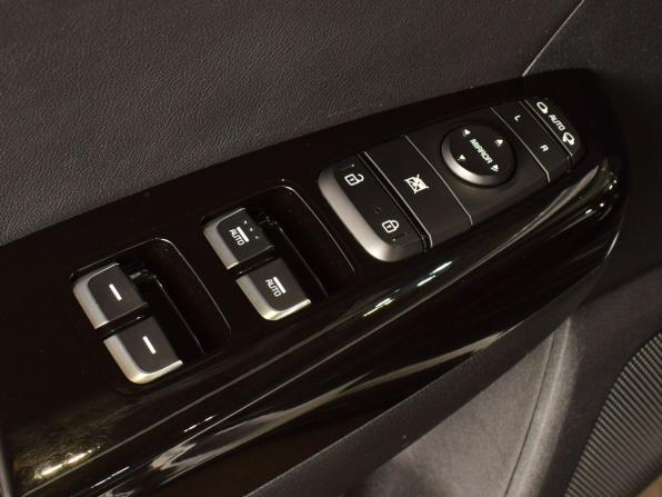Kia Sportage IV Рестайлинг с пробегом 2021 года, цена 2 549 999 рублей, 84175 км, внедорожник, Автокод Объявления
