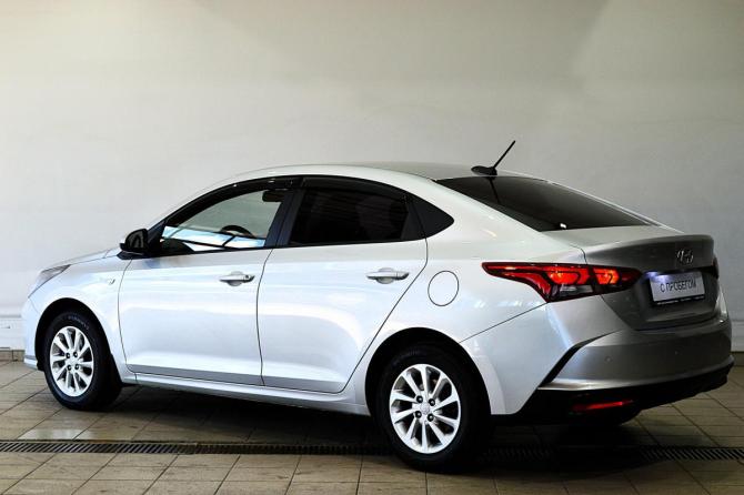 Hyundai Solaris II Рестайлинг с пробегом 2021 года, цена 1 399 000 рублей, 115000 км, седан, Автокод Объявления