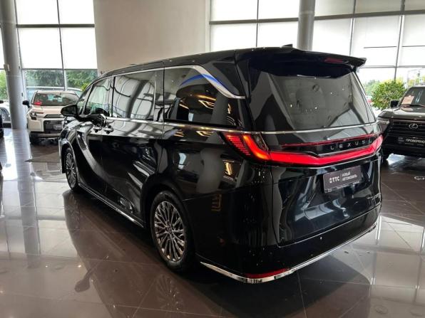 Lexus LM II с пробегом 2025 года, цена 18 450 000 рублей, 11 км, минивэн, Автокод Объявления