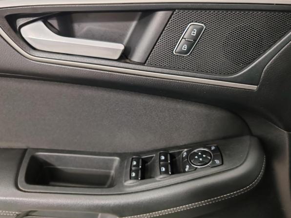Ford S-MAX II с пробегом 2018 года, цена 1 899 000 рублей, 166653 км, минивэн, Автокод Объявления