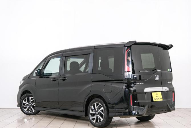 Honda Stepwgn V Рестайлинг с пробегом 2019 года, цена 2 499 000 рублей, 56111 км, минивэн, Автокод Объявления