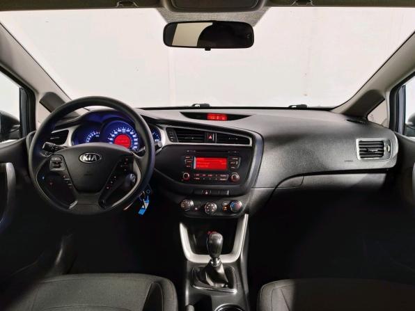 Kia Ceed II Рестайлинг с пробегом 2018 года, цена 1 169 000 рублей, 102321 км, хэтчбек, Автокод Объявления