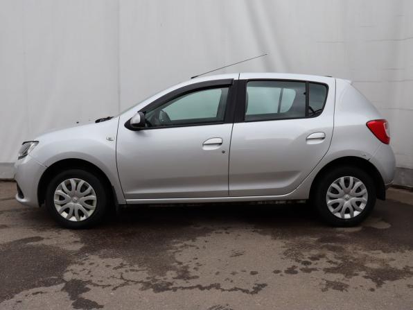 Renault Sandero II с пробегом 2018 года, цена 850 000 рублей, 88727 км, хэтчбек, Автокод Объявления