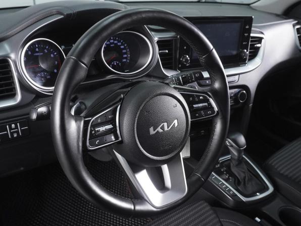 Kia Ceed III Рестайлинг с пробегом 2022 года, цена 1 900 000 рублей, 84654 км, хэтчбек, Автокод Объявления