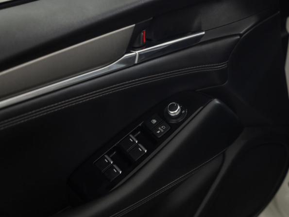 Mazda 6 III (GJ) Рестайлинг 2 с пробегом 2019 года, цена 2 349 000 рублей, 113635 км, седан, Автокод Объявления