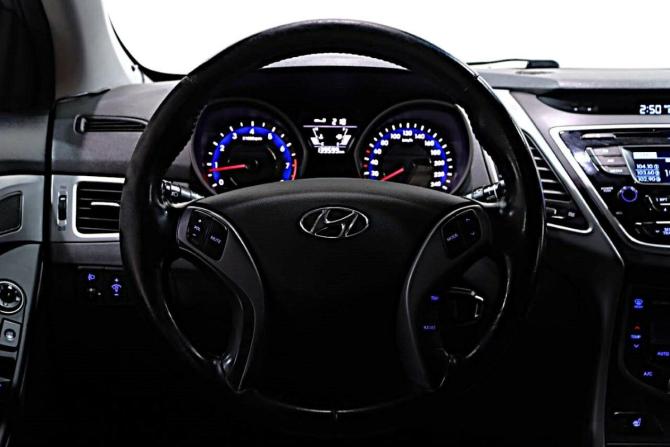 Hyundai Elantra V (MD) Рестайлинг с пробегом 2015 года, цена 947 000 рублей, 140000 км, седан, Автокод Объявления
