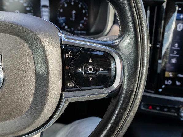 Volvo S90 II Рестайлинг с пробегом 2021 года, цена 3 620 000 рублей, 102383 км, седан, Автокод Объявления