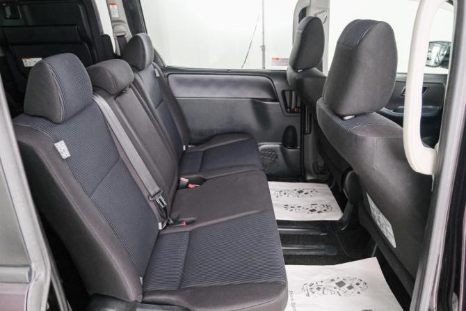 Toyota Noah III (R80) с пробегом 2015 года, цена 1 699 000 рублей, 134000 км, минивэн, Автокод Объявления