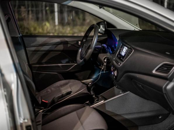 Hyundai Solaris II с пробегом 2018 года, цена 690 000 рублей, 246713 км, седан, Автокод Объявления